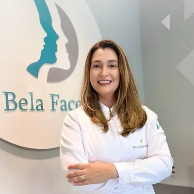 Dra. Marília Ribeiro, dentista especialista em estética dental, clareamento e harmonização orofacial em Patos de Minas/MG - Clínica Bela Face Odontologia